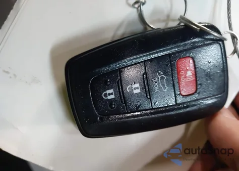 2022 Toyota Rav4 Xle z USA, uszkodzony, nr VIN 2T3P1RFVXNW306984